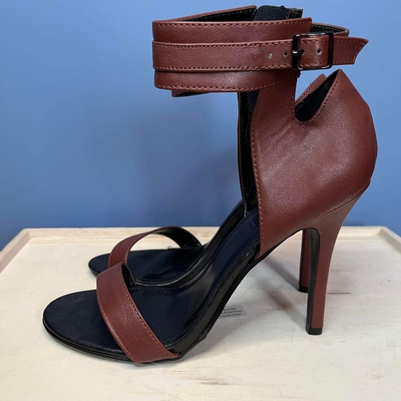 Sophia & Lee, size 9, brown heels - Picture 1 of 3